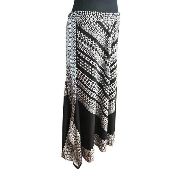Chico's Skirt Size 1 M Black White Geometric Pattern Long Maxi Pull On Women - Picture 3 of 13